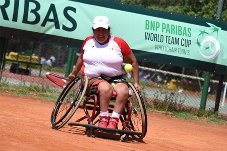Juana Lopez on the court