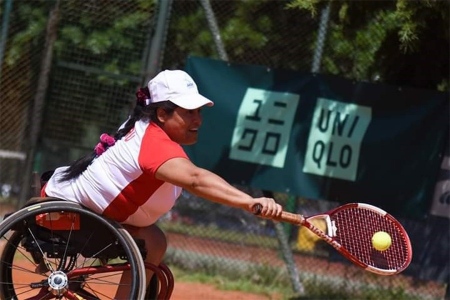 Juana Lopez on the court