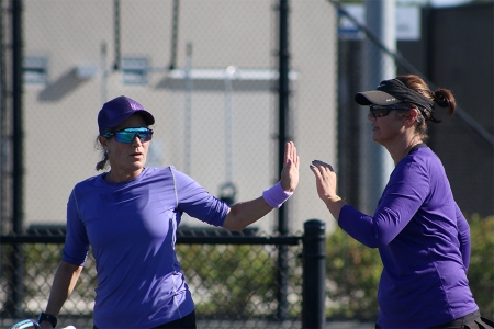 Teamwork on the court at the 2019 Combo 18 & Over 6.5/7.5/8.5 Sectional Championships