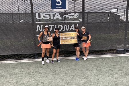 Women's 4.0 Doubles -- Finalist Hema Suresh, Champion Ali Quintero, Champion Ivet Hernandez, Finalist Edith Schmidt