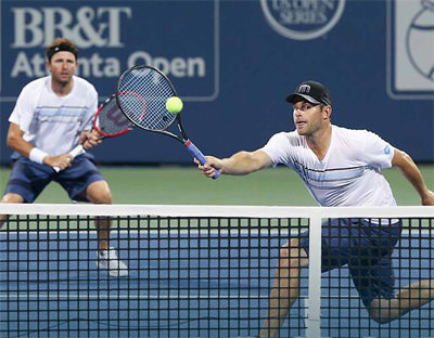 Mardy Fish and Andy Roddick in action in Atlanta (photo: ATP)