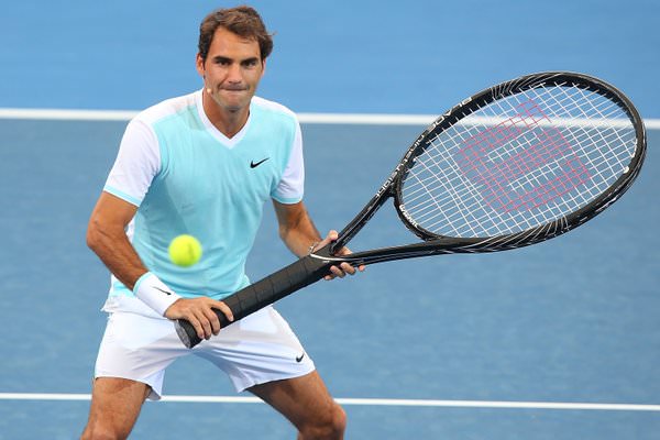 Federer giant racquet