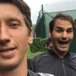 Friday Tennis Blog: Federer the Photobomb Master; More