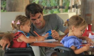 Roger Federer and his daughters